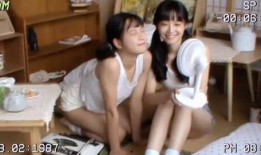 女子网上爆料闺蜜是谁视频,女子网上爆料闺蜜身份，视频引发网友热议